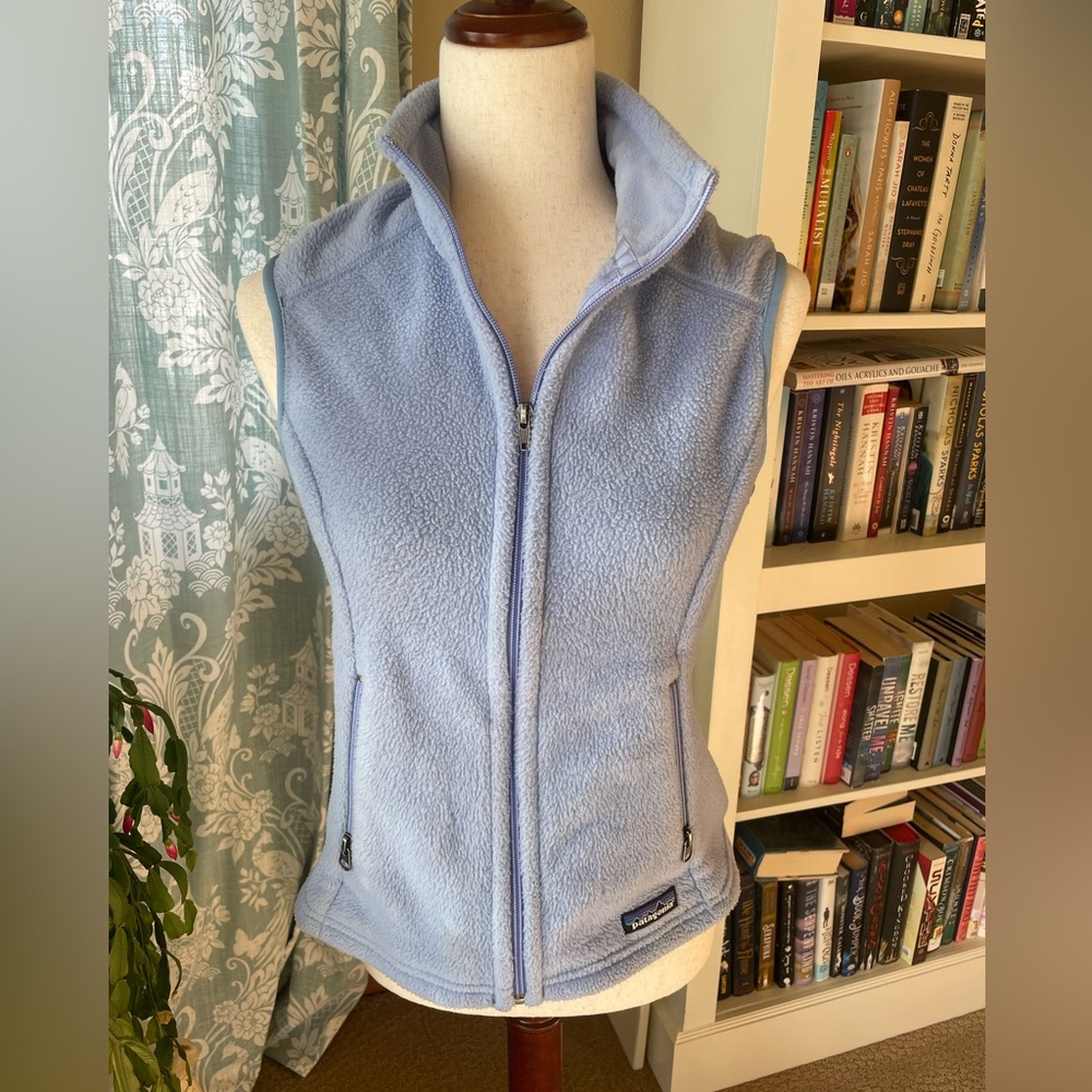 Patagonia light purple synchilla fleece zip up vest